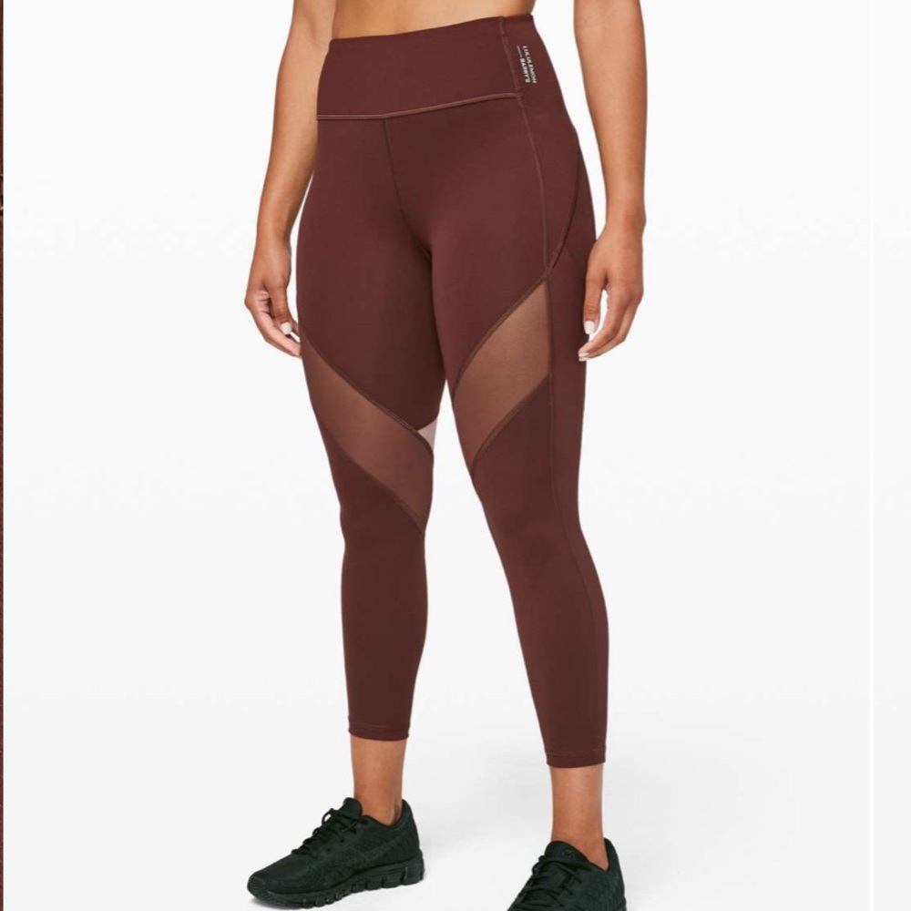 Lululemon Stronger as‎ One Tight
25" * lululemon X Barrys
Midnight Maroon 6